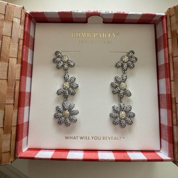 Bomb Party Market Fresh Dripping Daisies Earrings - Picture 1 of 3